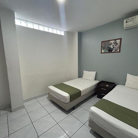 Departamentos De 2 Y 3 Habitaciones En El Centro De مانتا المظهر الخارجي الصورة