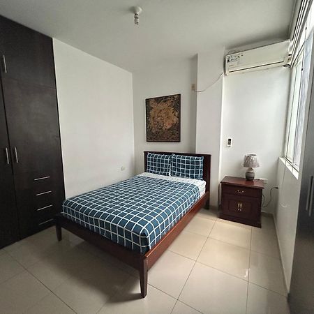 Departamentos De 2 Y 3 Habitaciones En El Centro De مانتا المظهر الخارجي الصورة