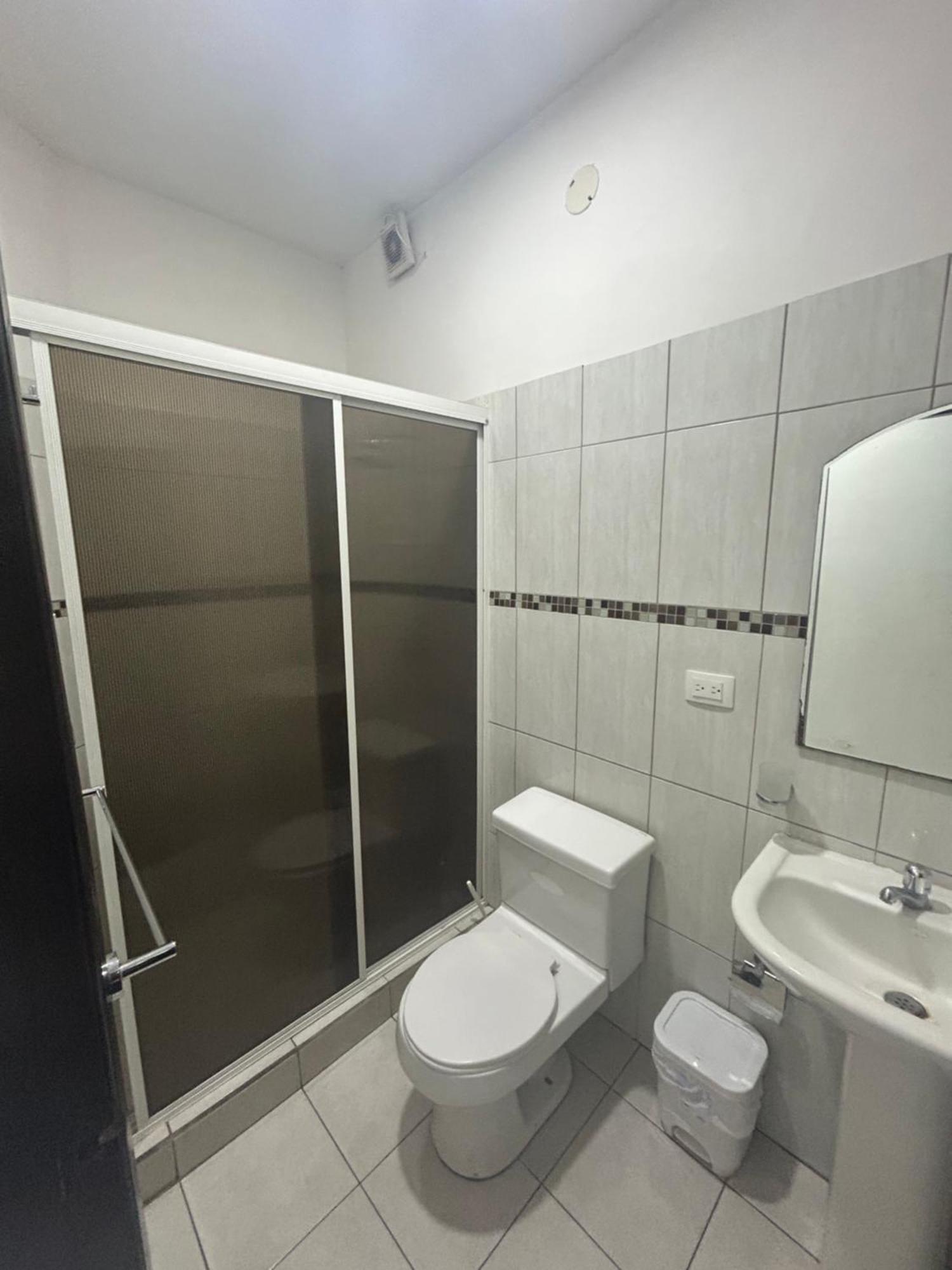 Departamentos De 2 Y 3 Habitaciones En El Centro De مانتا المظهر الخارجي الصورة