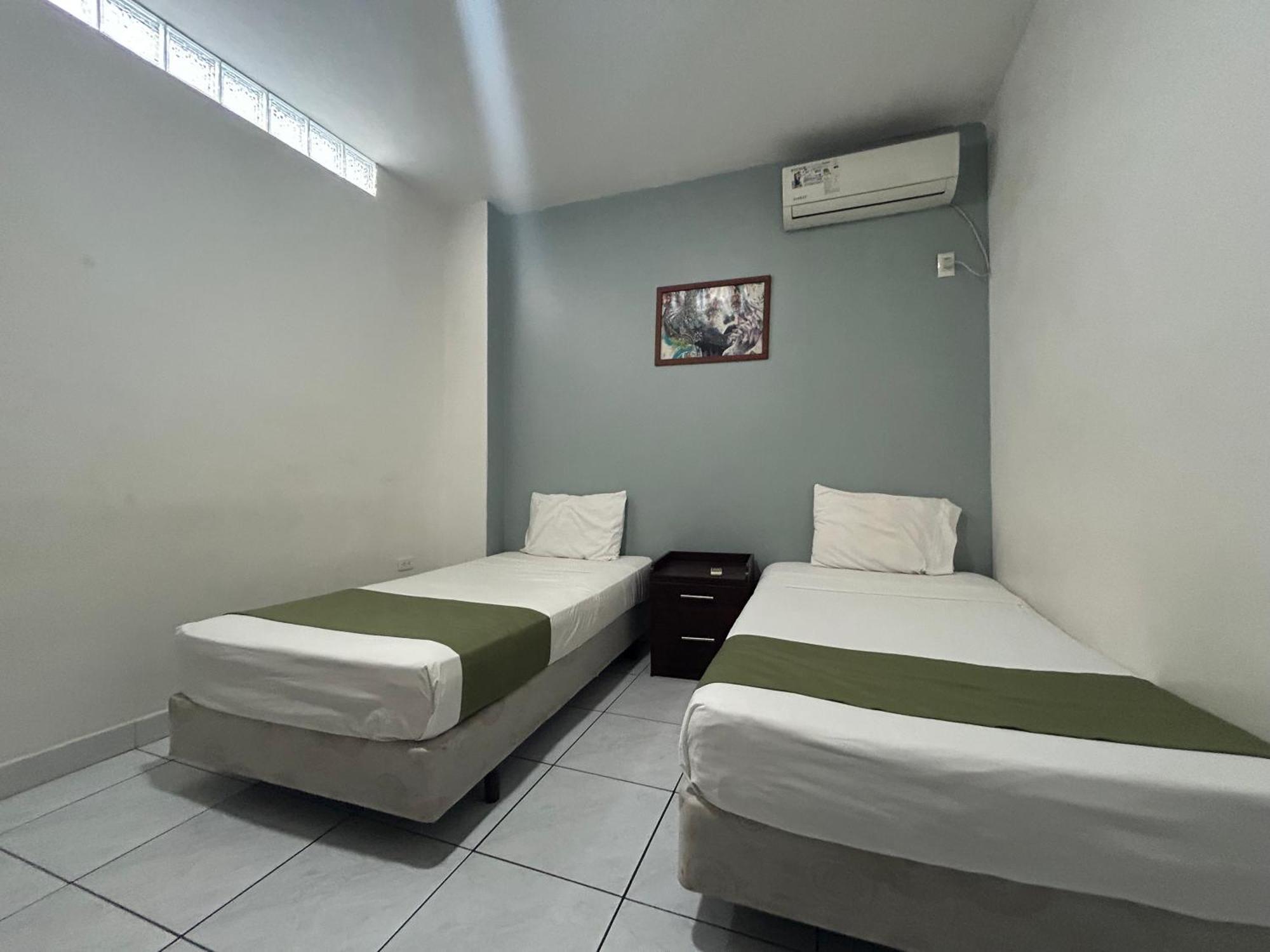 Departamentos De 2 Y 3 Habitaciones En El Centro De مانتا المظهر الخارجي الصورة