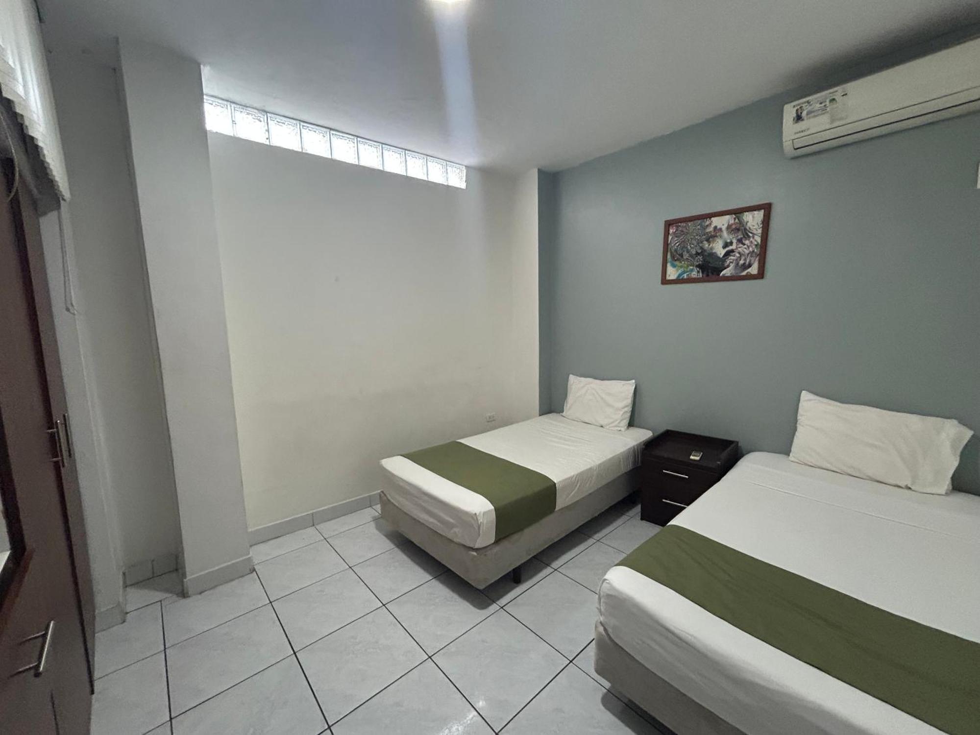 Departamentos De 2 Y 3 Habitaciones En El Centro De مانتا المظهر الخارجي الصورة