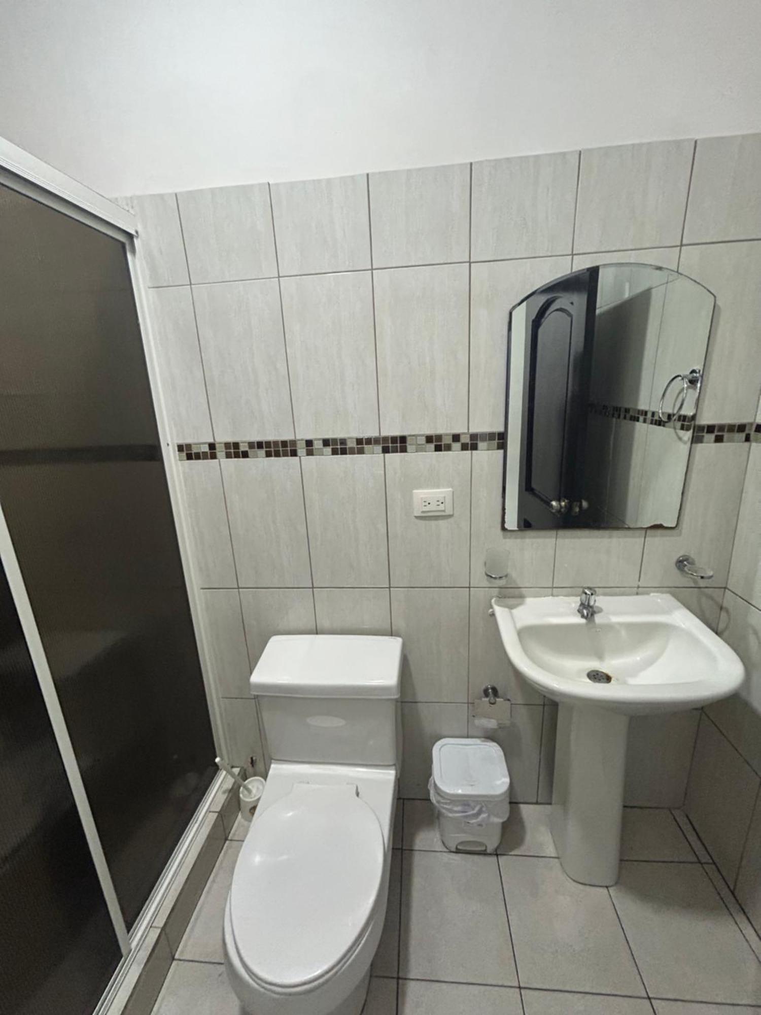 Departamentos De 2 Y 3 Habitaciones En El Centro De مانتا المظهر الخارجي الصورة