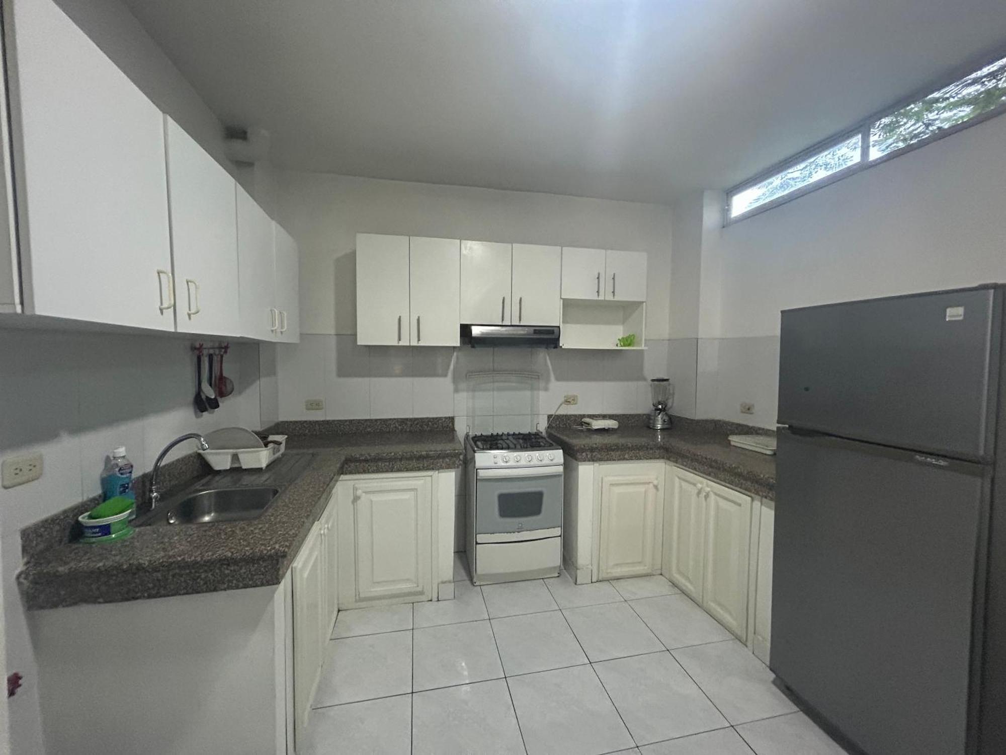 Departamentos De 2 Y 3 Habitaciones En El Centro De مانتا المظهر الخارجي الصورة