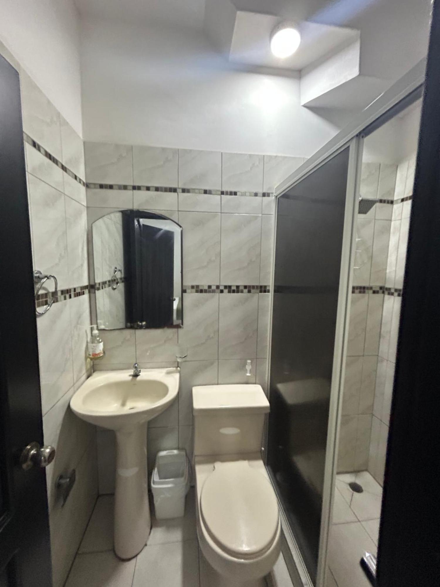 Departamentos De 2 Y 3 Habitaciones En El Centro De مانتا المظهر الخارجي الصورة