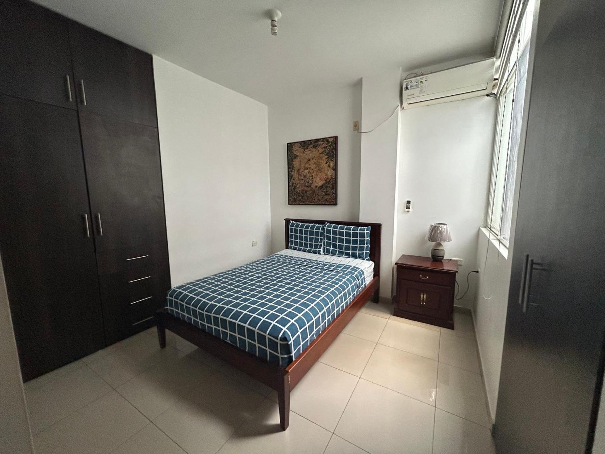 Departamentos De 2 Y 3 Habitaciones En El Centro De مانتا المظهر الخارجي الصورة