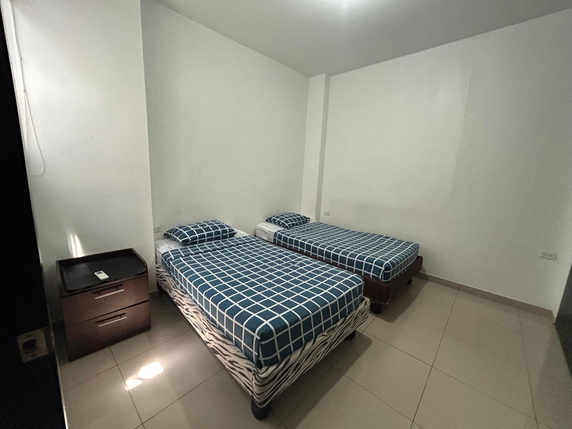 Departamentos De 2 Y 3 Habitaciones En El Centro De مانتا المظهر الخارجي الصورة