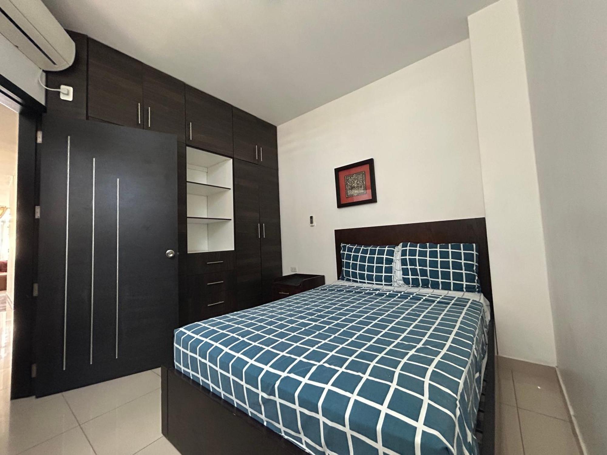 Departamentos De 2 Y 3 Habitaciones En El Centro De مانتا المظهر الخارجي الصورة